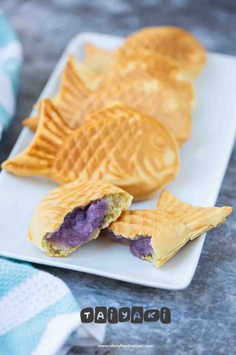 Taiyaki with Taro Flavored Filling- Oh My Food Recipes Taiyaki Fillings, Cong You Bing Recipe, Ube Food, Ghibli Recipes, Bing Recipe, Chinese Roast Duck, Japanese Takoyaki, Taro Recipes, Lunar Festival