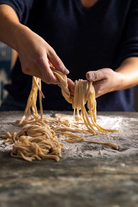 Pasta Dark Photography, Restaurant Pasta Aesthetic, Fresh Pasta Photography, Pasta Nonna, Pasta Photography Food Styling, Pasta Photoshoot, Rustic Pasta, Pasta Photography, Italian Food Photography