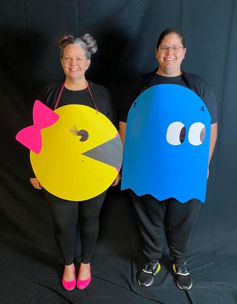 Pac Man Family Halloween Costumes, Pacman Couple Costume, Pacman Costume, Diy Pac Man Costume, Diy Pacman Costume, Diy Pacman Ghost Costume, Pacman Ghost Costume, Pac Man Costume, Pac Man Party