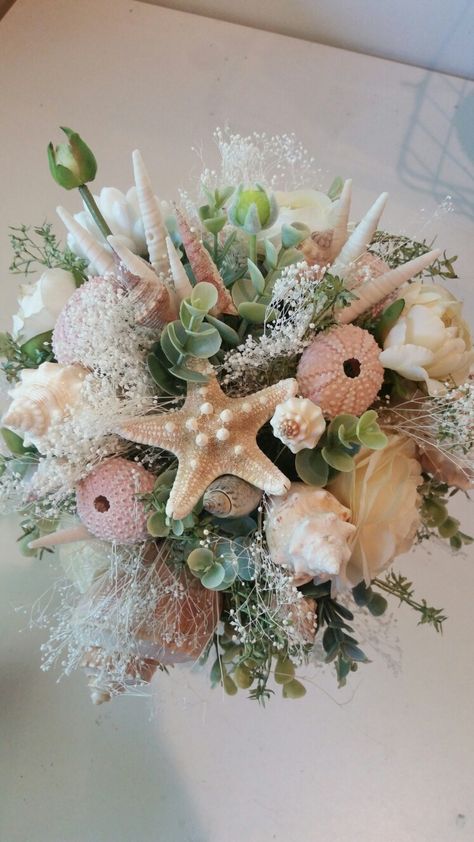 Beach Themed Bouquets, Beach Theme Bouquet, Seashell Bridal Bouquet, Shell Bouquet Wedding, Beach Themed Wedding Bouquets, Beach Flower Centerpieces, Beach Wedding Bridesmaid Bouquet, Mermaid Wedding Bouquet, Sea Shell Bouquet