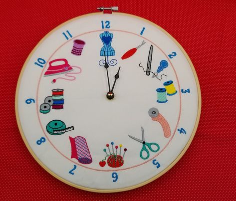 Embroidery Clock Design, Clock Embroidery, Embroidery Clock, Face Embroidery, Ith Embroidery Designs, Sewing Room Decor, Embroidery Wall Art, Sewing Machine Embroidery, Hand Embroidery Patterns Flowers