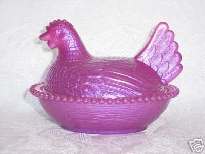 This is a Indiana Glass hen on nest, that I have Frosted and glass stained with a Mulberry/Blue Iridescent finish at Ozark Creations to make a very pretty Mulberry Frost hen on nest. Please note that Hen On Nest Collection, Glass Chicken, Hen On Nest, Chicken Bowls, Carnival Glassware, Hens On Nest, Vintage Dishware, Salt Cellars, Green Glassware