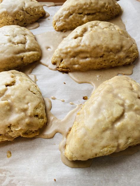 Apple Cider Scones Recipe, Apple Cider Scones, Apple Pie Scones, Leftover Apple Cider, Apple Scones Recipe, Bakery Style Scones, Apple Cider Baked Goods, Apple Cider Baking Recipes, Scone Flavor Ideas