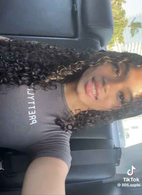 Wet 3b Curly Hair, Long Curly Hair Wet Look, Mixed Pretty Girl, Wet Curly Hair Black Women, Black Women With Long Curly Hair, Wet Hair Look On Curly Hair, How To Make Curly Hair Look Wet All Day, Wet 3b Hair, Light Skinned Girls With Curly Hair