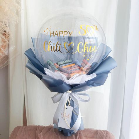 Money Balloon Bouquet, Balloon Gift Ideas, Baloon Diy, Homemade Housewarming Gifts, Money Balloon, Clear Balloon, Balloon Bouquet Diy, Diy Bouquet Wrap, Graduation Party Themes