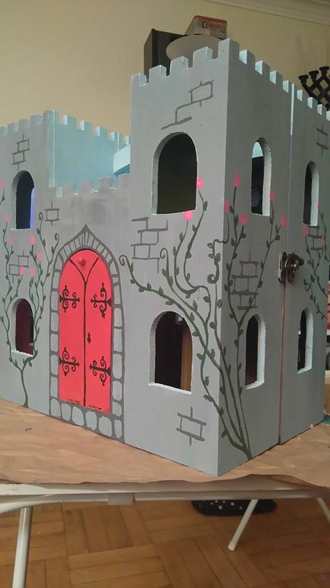 Wooden Castle Painting Ideas, Castle Made Out Of Boxes, Cardboard Castle Playhouse, Painted Wooden Castle, Michaels Wooden Castle, Wooden Castle Dollhouse, Castle Dollhouse, Wooden Toy Castle, Paper Castle