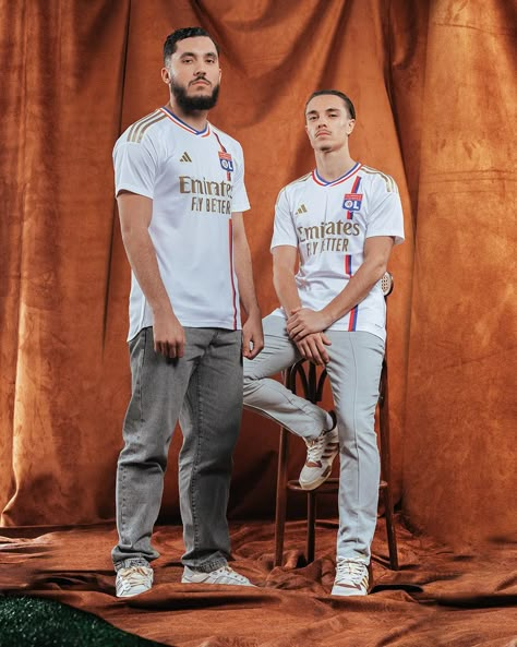 Football Poses, Best Jersey, Adidas Boots, Studio Poses, Football Fashion, Football Poster, Rugby Jersey, Sports Clubs, Football Kits