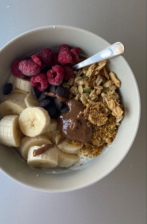 Healthy Sweets Aesthetic, Snack Ideas Healthy, Healthy Breakfast Bowl, Aesthetic Breakfast, Healthy Food Dishes, Healthy Food Motivation, Healthy Lifestyle Food, Breakfast Bowl, Breakfast Snacks