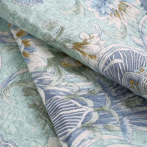 Cozy Line Jasmine Floral 3-piece Reversible Cotton Quilt BeddingSet - Bed Bath & Beyond - 25446851 Daybed Bedding, Cotton Quilt Set, Christmas Bedding, Floral Bedding, Boys Bedding, Farmhouse Bedroom Decor, Teen Bedding, Queen Bedding Sets, Bedding Stores