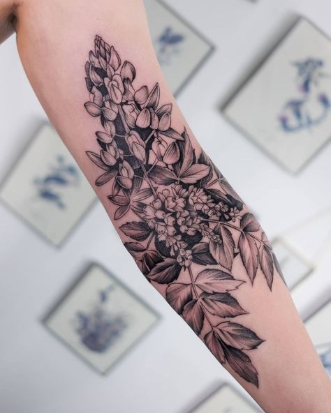 https://www.instagram.com/p/CNSnKohBiet/?igshid=p0vch5k1im6d Bluebonnet Tattoo, Wood Tattoo, Chicken Of The Woods, Half Sleeve Tattoos For Guys, Sunflower Tattoo, Tattoo Sleeve Men, Desenho Tattoo, Sleeve Tattoos For Women, Nature Tattoos