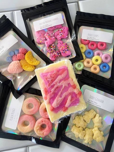 Wax Melt Container Ideas, Food Shaped Wax Melts, Cute Wax Melts, Wax Melts Packaging Ideas, Wax Melt Ideas, Cookie Wax Melts, Food Wax Melts, Blueberry Waffle, Wax Melts Packaging