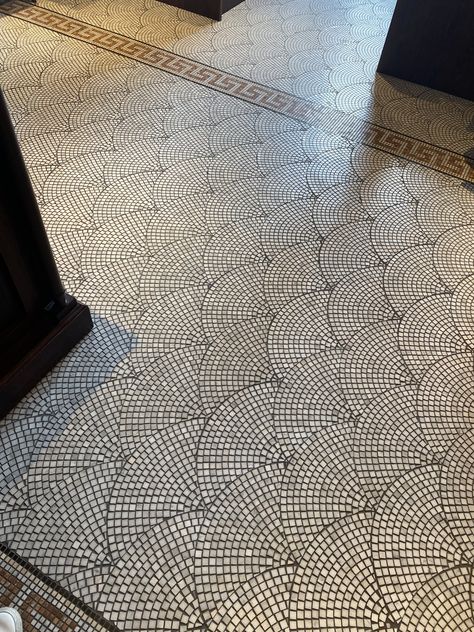 Art Deco Floor Tiles Hallway, Art Deco Floor Tile, Mosaic Floor Tile Entryway, Hallway Tiles Floor Entryway, Foyer Tile Ideas Entryway, Mosaic Kitchen Floor, Art Deco Floor Tiles, Art Deco Flooring, Mosaic Entryway