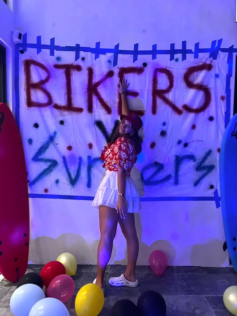 Teen Beach Party Ideas, Teen Beach Movie Birthday Party, Surfers Vs Bikers, Teen Beach Movie Party, Cheer Movies, Teen Beach Party, Movie Party Decorations, Surfer Party, Surfer Outfit