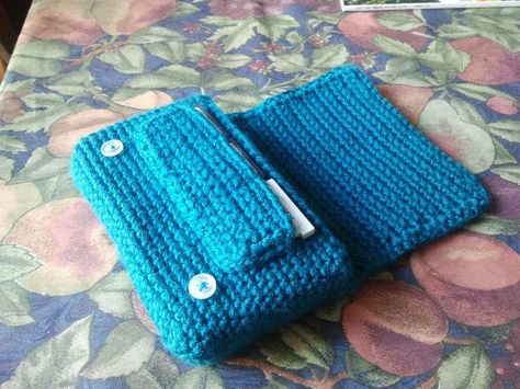 Turquoise Crochet Nintendo 3DS Case by TokenGinger.deviantart.com on @DeviantArt Crochet 3ds Case, Crochet Nintendo Switch Case Pattern, Switch Crochet Case, Nintendo Switch Case Crochet, Nintendo Switch Crochet, Switch Case Crochet, Crochet Nintendo Switch Case, Crochet Switch Case, Nintendo 3ds Case