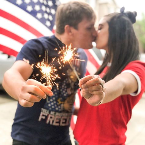 beth on Instagram: “Land that I love ❤️🇺🇸” 4th Of July Pictures, Floating Paper Lanterns, 4th Of July Pics, July Pictures, 4th Of July Photography, 4th Of July Photos, 13 Colonies, Forth Of July, Floating Lanterns