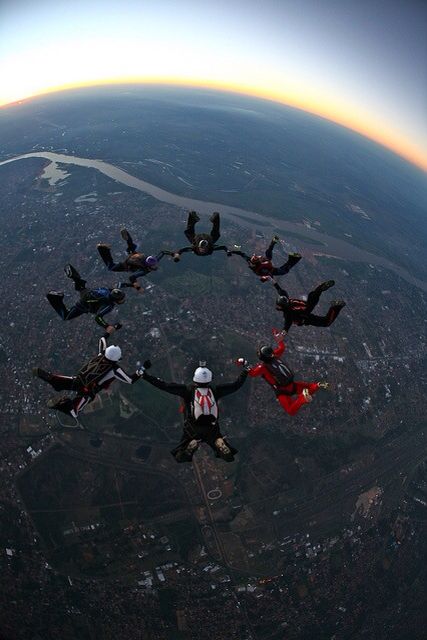 goals هاكونا ماتاتا, Sky Diving, Life List, Adventure Aesthetic, Skydiving, Dream Lifestyle, Summer Bucket, Once In A Lifetime, Future Life