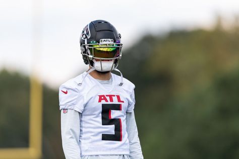 Jay Bendlin - Atlanta Falcons wide receiver Drake London #5 during practice at Atlanta Falcons Training Facility in Flowery Branch, Ga. on Thursday, October 19, 2023. (Photo by Jay Bendlin/Atlanta Falcons) Drake London Falcons, Drake London, Football Pics, Sports Players, Training Facility, 2023 Photo, Sport Player, Football Pictures, Wide Receiver