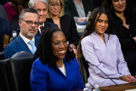 Ketanji Brown Jackson, Powerful Pictures, S Curl, Cory Booker, Black Photography, Supreme Court Justices, Jackson Family, Teenage Daughters, First Photograph