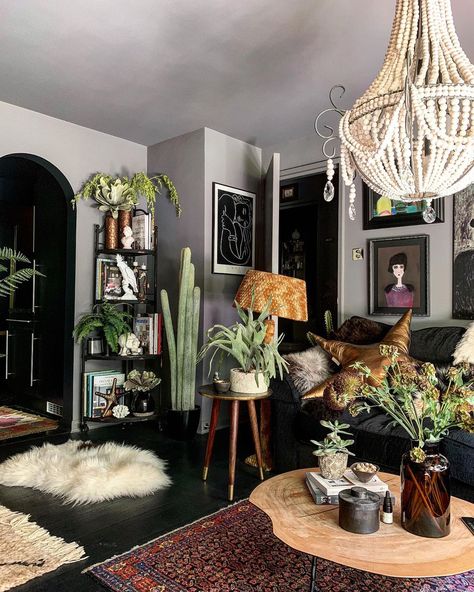 Quirky Farmhouse Decor, Moody Maximalism, Quirky Furniture, Room Bohemian, Mixing Patterns, Dark Living Rooms, Room Vibes, Dark Home Decor, Dark Home