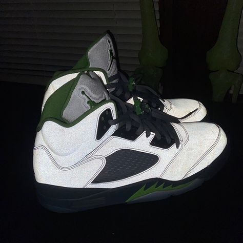 MENS .RETRO 5 ‘s Jordan Retro 5, Jordan Retro, Saucony Sneaker, Air Jordan Sneaker, Green And Grey, Sneakers Nike, Jordan, Size 12, Sneakers