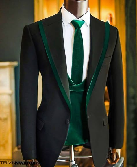 The Telvinnwafor Bespoke suits on Instagram: “Dont just fit in, Find your own perfect fit..@telvinnwafor . Finding the perfect touch of green to compliment the Havana suit..takes you to…” Wedding Suits Groom Unique, Prom Suits For Men Unique, Unique Mens Wedding Suits, Male Neck, Gents Suits, Green Suit Men, Wedding Outfit For Boys, Emerald Velvet, Prom Suits For Men