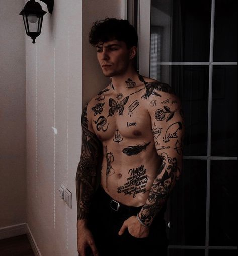 Tatted Men, Torso Tattoos, Tattoo Inspiration Men, Boy Tattoos, Inked Men, Hot Tattoos, Shirtless Men, Attractive People, Tattoo On