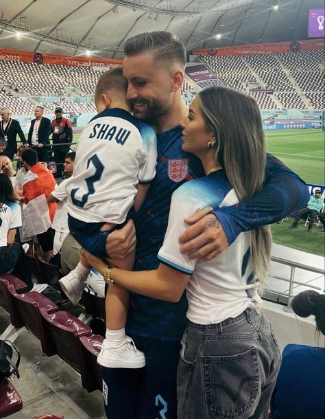 anouska & luke shaw Soccer Family Aesthetic, Football Family Aesthetic, Football Player Girlfriend, Wags Soccer, Soccer Wife, Wag Aesthetic, Football Wife, Soccer Girlfriend, Players Wives