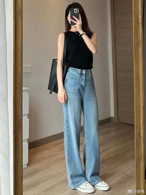 Outfit Ideas For Square Body Shape, Korean Smart Casual, Summer Semi Formal Outfits, Simple Clothing Style, Ootd Korean Style Casual, Simple Casual Outfits, Simple Style Outfits, Casual College Outfits, Clothes Korean Style