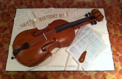 Cello Birthday Cake Cello birthday cake made for a cello playing conductor - everything is edible. Musical Cakes, Violin Cake, Cello Playing, Bolo Musical, Music Themed Cakes, Music Major, Music Cakes, Dance Cakes, Pastry Design