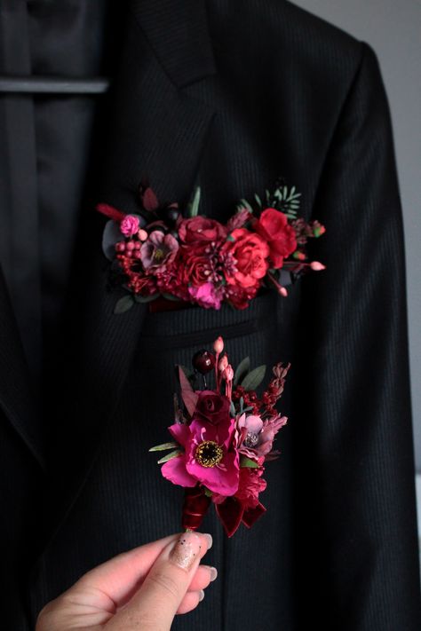 Boutineer Alternative Ideas, Jewel Tone Pocket Boutonniere, Jewel Tone Wedding Groom, Modern Boutineer Ideas, Fun Boutonniere, Boutonniere Styles, Boutineer Ideas Wedding, Lapel Boutonniere, Christmas Elopement