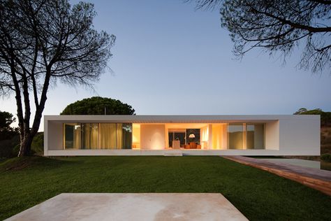 Suspended refuge on the Alentejo Coast « Casa Country, Casa Container, Minimalist House Design, Minimal Home, Minimalist Architecture, Residential Architecture, Contemporary Architecture, Container House, Home Fashion