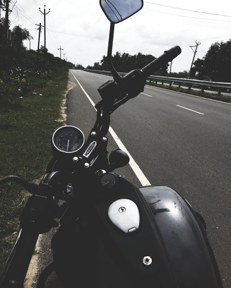 Bike Road trip The scenic route from Chennai to pondicherry a 150 km Road Trip with a rider bike Avenger 220 Street. Avengers Bike, Avenger Bike, Bike Road Trip, Rider Bike, Nandi Hills, Motos Vintage, Nature Family, Davidson Bike, Pondicherry