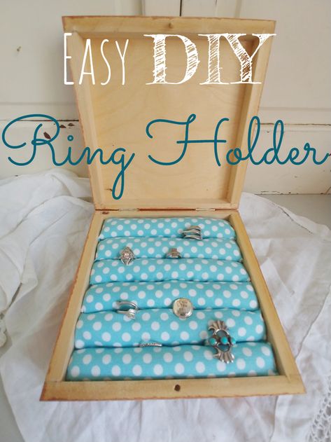 7 Days of Thrift Shop Flips - Day Five - Easy DIY Ring Holder Diy Rings Organizer, Diy Ring Holder, Ring Boxes Diy, Cincin Diy, Ring Holder Diy, Diy Jewelry Rings, Ring Organizer, Diy Ring, Diy Jewelry Display