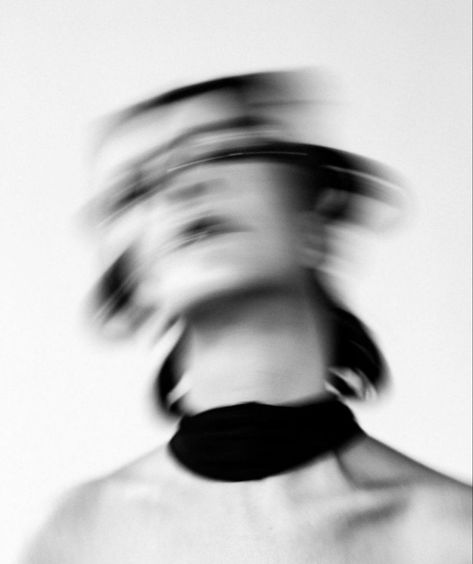 Low Exposure Photography, Blurred Photoshoot, Abstract Portraiture Photography, Blurred Face Photography, Blurred Photos Aesthetic, Abstract Photography Portraits, Unfocused Photography, Blurry Face Photography, Photoshoot Movement