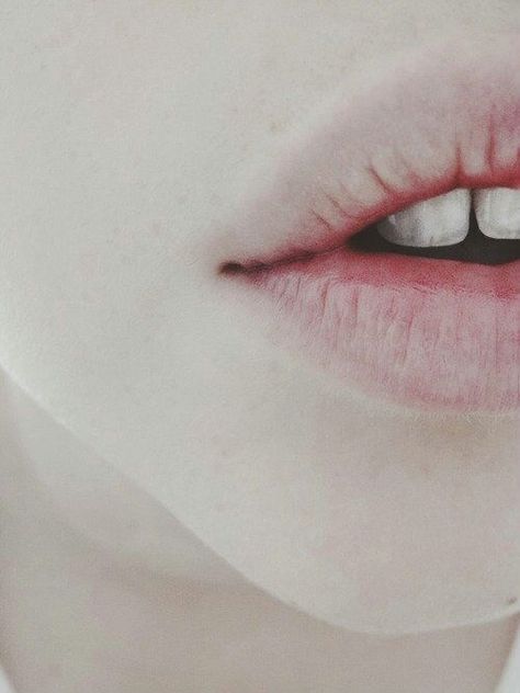 Tumblr Face, Pale Lips, Flaming Lips, Skin Mask, Skin Care Order, Beauty Remedies, Tumblr Photography, Diy Skin Care, Pale Skin