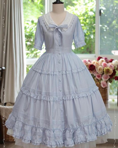 😊Classic Lolita tea party dress with front button placket and lace applique collar design, 4 colors available. 🛒Price: $47.24 👉Search 'T-G-041' on devilinspired.com #devilinspired #teapartydress #elegantdress #lolitacoord #lolitafasion #classicdress Old Fashioned Dresses Vintage, Blue Victorian Dress, Vintage Blue Dress, Victoria Style, Country Lolita, Sailor Outfit, Vintage Dress Blue, Regal Elegance, Victoria Fashion