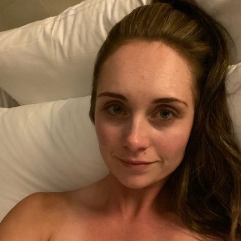 60.6k Likes, 969 Comments - Amber Marshall (@amber_marshall_farm) on Instagram: “My “naked” selfie. My tv sister (and good friend)  @MichelleMorgan_ nominated me for the #AsShels…” Amber Marshall Selfie, Vin Diesel Shirtless, Makeup No Filter, Jessica De Gouw, Heartland Actors, Amy Fleming, Plymouth Laser, Heartland Amy, Josh Turner