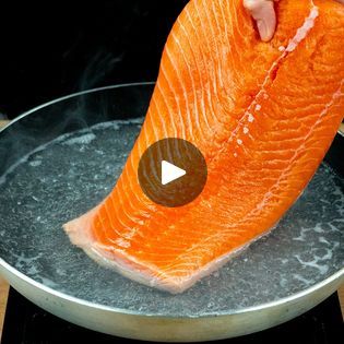 I learned this trick in a restaurant! That's the only way I cook salmon | I learned this trick in a restaurant! That's the only way I cook salmon

Ingredients:
water: 1 l (34 pt)
salmon: 800 g (28 oz)
LEAVE: 2 MIN
salt: 10 g... | By Appetizing.tvFacebook Sliced Bell Pepper, Salmon And Veggies, Appetizing Tv, Creamy Salmon, Dinner Ingredients, Sliced Onion, Garlic Spinach, Cooking Cream, Salmon Fillet