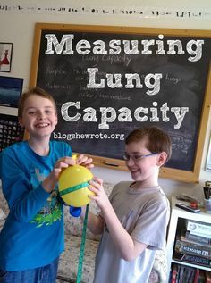 Science Quest Measuring Lung Capacity.  Look at this fun activity to help your kids learn about how our lungs function. Respiratory System Activities, Human Body Unit Study, Education Graduation, Human Body Science, Human Body Activities, Human Body Unit, Body Study, Animal Adaptations, 6th Grade Science