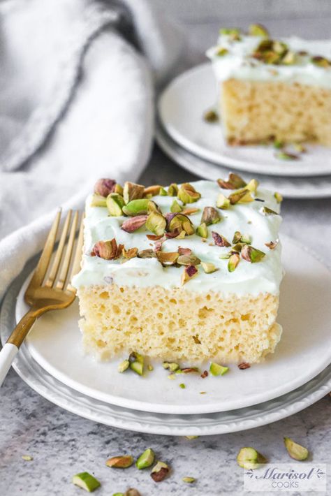 Pistachio Milk Cake, Cake Pistachio, Rose Pistachio, Pistachio Milk, Tres Leches Cake Recipe, Pistachio Cake, Tres Leches Cake, Milk Cake, Cake Photography