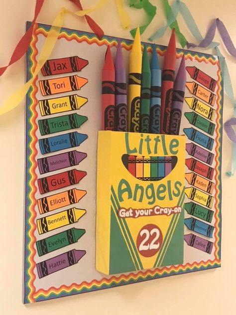 Crayon Welcome Bulletin Board, Pencil Bulletin Board Back To School, Kindergarten Classroom Names Ideas, Crayons Classroom Decoration, Crayons Bulletin Board Ideas, Crayon Classroom Door Ideas, Crayola Bulletin Board Ideas, Crayon Bulletin Board Preschool, Crayon Decorations Classroom