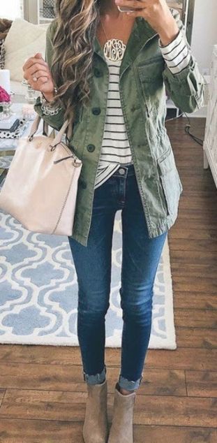 Olive Vest, Adrette Outfits, Casual Autumn Outfits Women, Boot Outfits, Outfits To Try, Looks Jeans, Fall Trends Outfits, Simple Fall Outfits, Boating Outfit