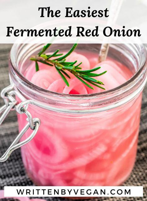 Fermented Red Onions, Preserve Vegetables, Fermenting Recipes, Fermenting Vegetables, Lacto Fermentation, Pickled Foods, Lacto Fermented, Red Onion Recipes, Fermented Veggies