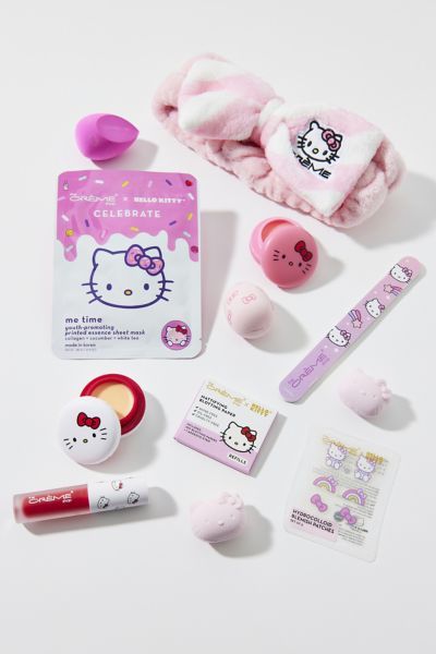 Sanrio Creme Shop, Creme Shop Hello Kitty, The Crème Shop, Shop Hello Kitty, Beauty Advent, Creme Shop, Blotting Paper, Beauty Advent Calendar, Beauty Stuff