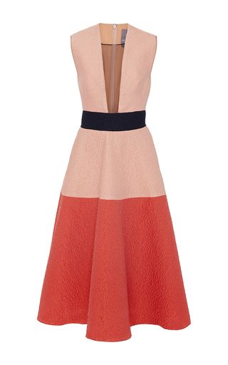 This **Lela Rose** features an illusion deep v-neckline, a fitted waistband and a fluid knee length skirt. Low V Neck Dress, Lela Rose Dress, Red A Line Dress, Pink And Red Dress, Dress Moda Operandi, Red Sleeveless Dress, Transparent Dress, Color Block Dress, Pink Sheer