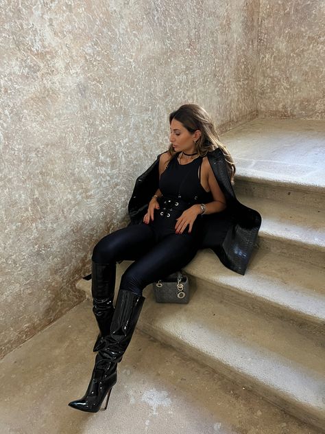 Patent Leather Knee High Boots Outfit, Patent Leather Boots Outfit, Leather Knee High Boots Outfit, Patent Boots Outfit, Leather Photoshoot, Black Knee High Boots Outfit, Leather Boots Outfit, Black Patent Boots, Boots 2024