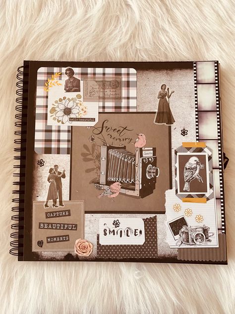 Scrapbooking Vintage Ideas, Vintage Photo Album Aesthetic, Vintage Scrapbook Cover, Vintage Aesthetic Scrapbook Ideas, Moodboard Scrapbooking, Vintage Scrapbook Ideas, Camera Scrapbook, Scrapbook Spreads, Scrapbook Covers