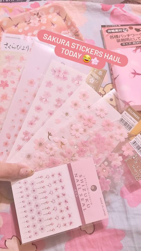 Pink Planner Aesthetic, Kawaii Stationery Aesthetic, Cute Stationery Aesthetic, Cute Pencil Pouches, Craft Closet Organization, Best Wishes Messages, Diy Notebook Cover, Kawaii Stationary, Images Hello Kitty