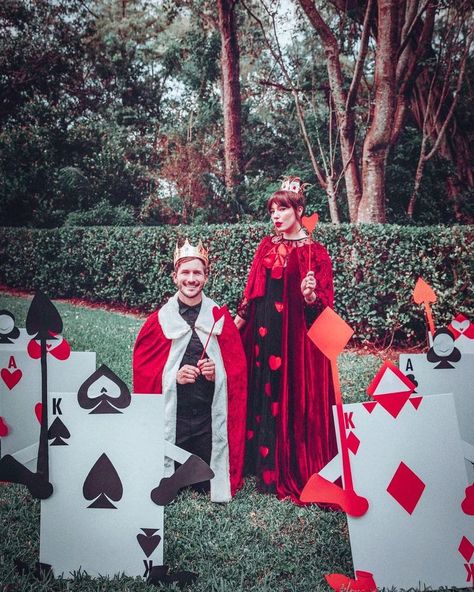 Couple Halloween Ideas, King Of Hearts Costume, King And Queen Costume, Easy Couples Costumes, Keiko Lynn, App Filter, Queen Of Hearts Costume, Couple Costume, Too Much Makeup