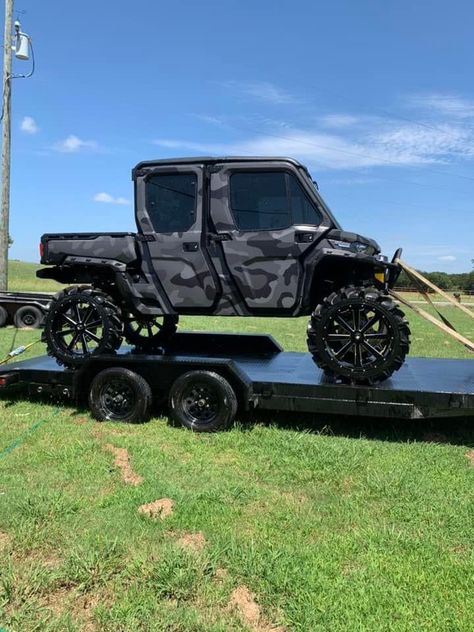 Can Am Defender Lifted, 4 Wheeler Accessories, Hunting Vehicles, Ranger Atv, Hunting Truck, Small Electric Cars, Atv Four Wheelers, Buggy Car, Motorcycle Storage